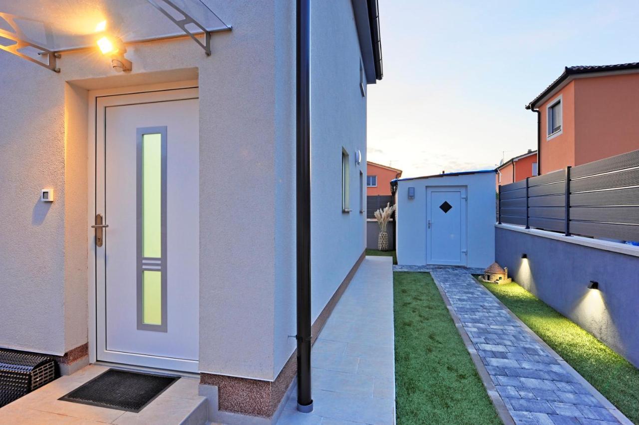 Casa Tara Three-Bedroom Holiday Home PUY 외부 사진