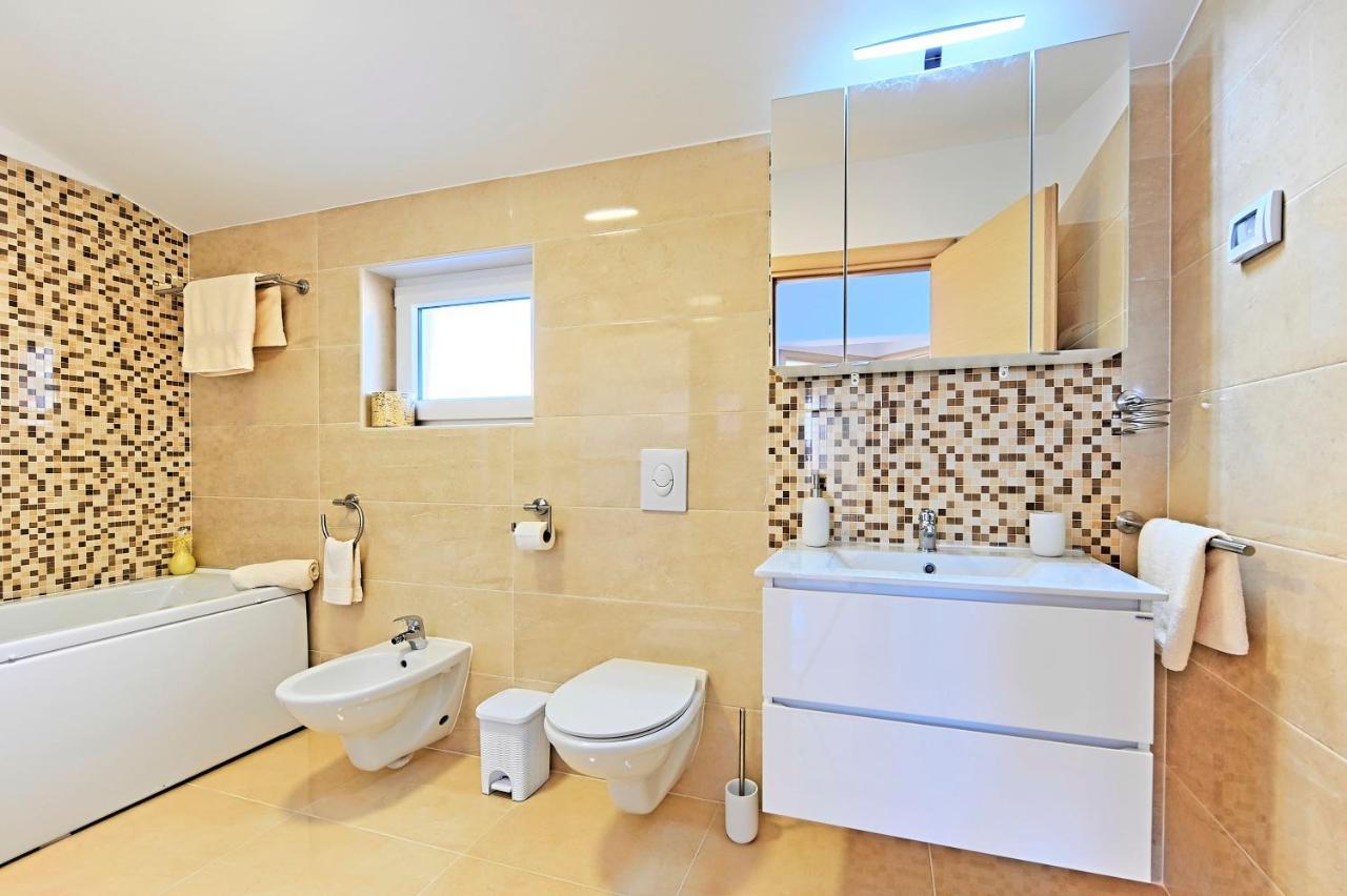 Casa Tara Three-Bedroom Holiday Home PUY 외부 사진