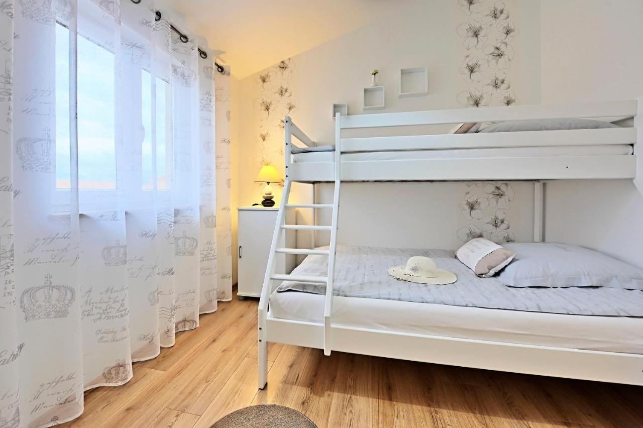 Casa Tara Three-Bedroom Holiday Home PUY 외부 사진