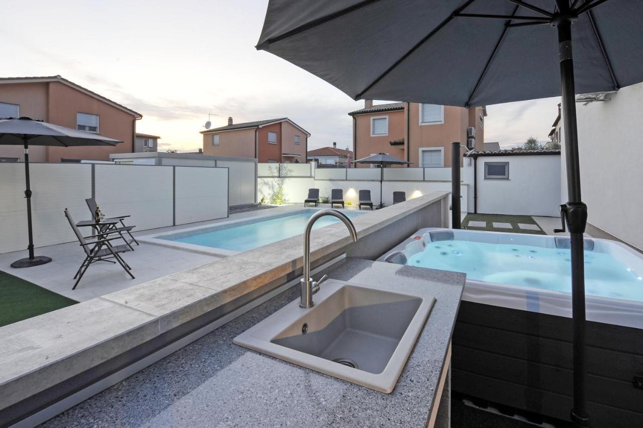 Casa Tara Three-Bedroom Holiday Home PUY 외부 사진