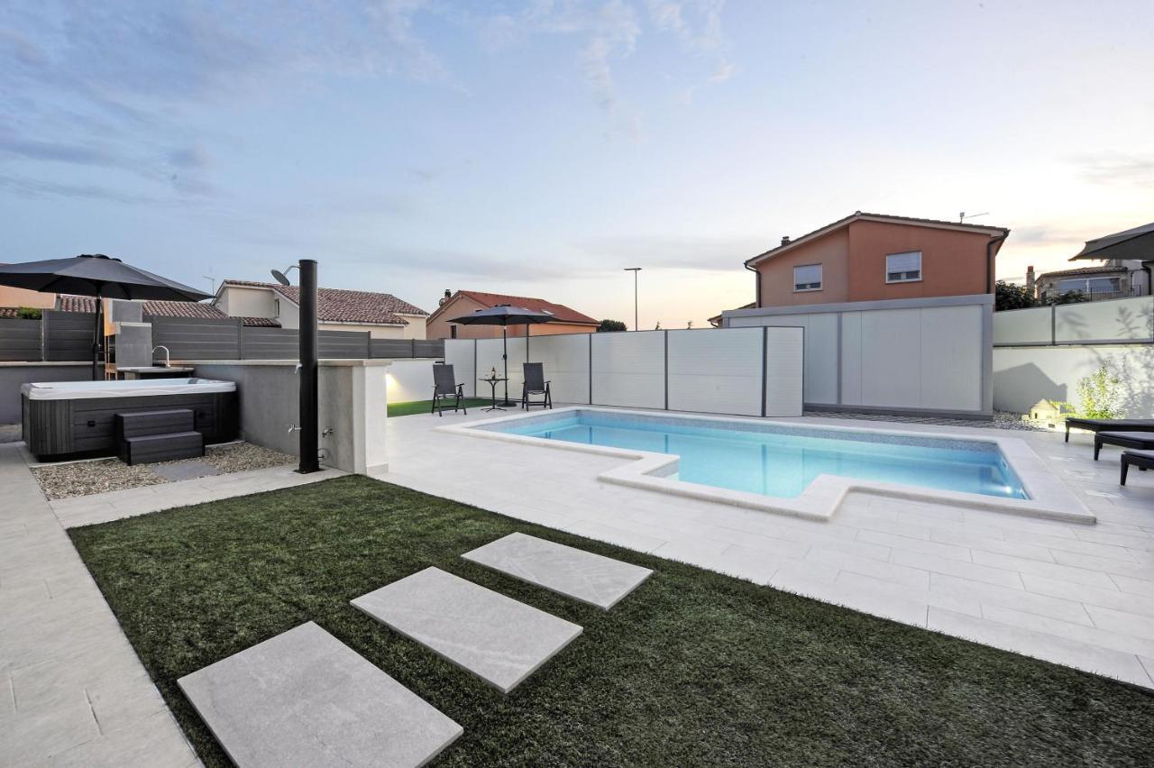 Casa Tara Three-Bedroom Holiday Home PUY 외부 사진